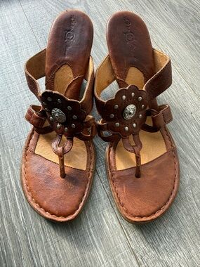 Born Brown Leather Flower Thong Sandals